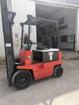 Empilhador NYK 2500Kg mastro duplo electrico