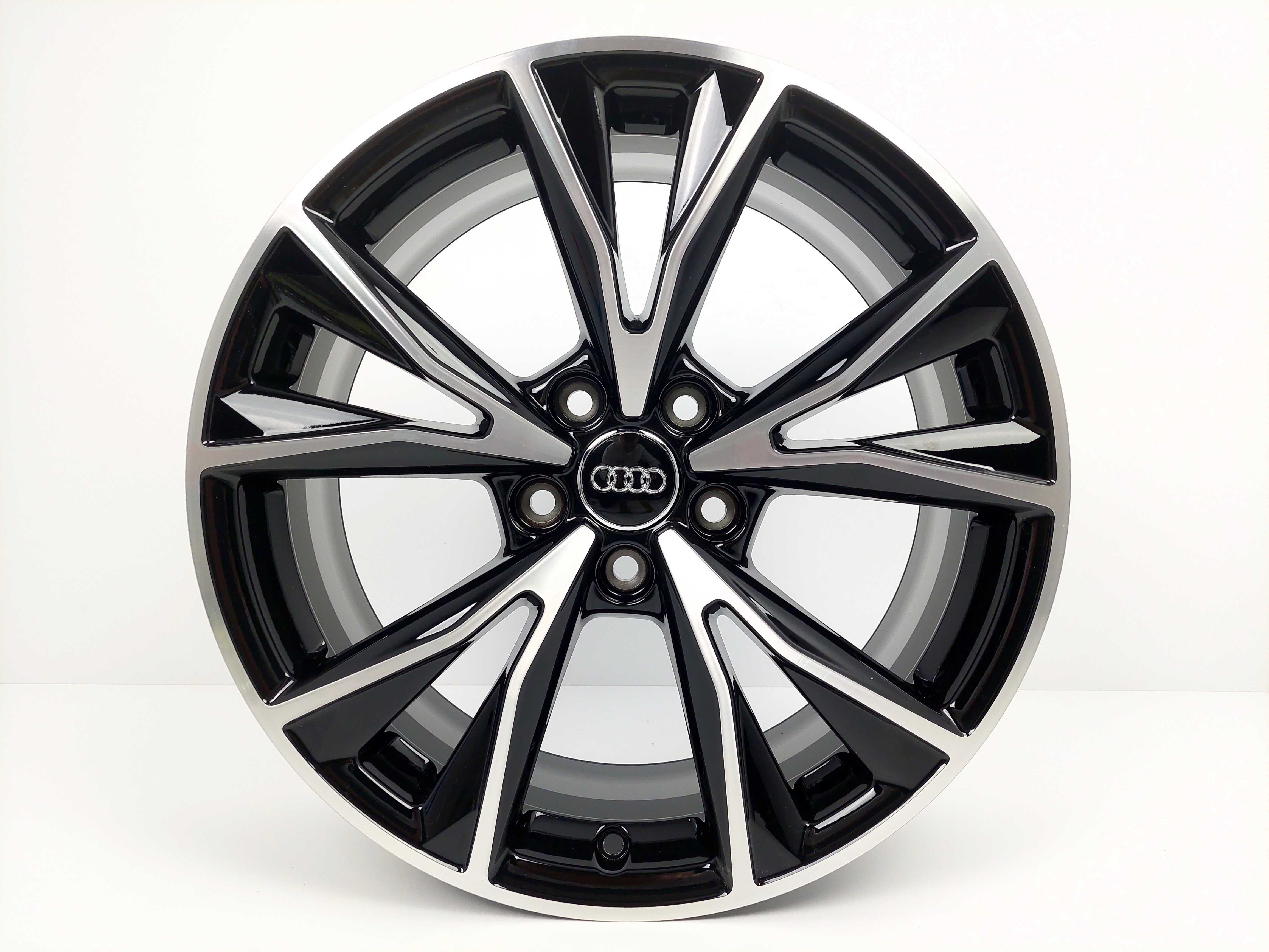 FABRYCZNIE NOWE Oryginalne Felgi Audi 18" A3 A4 A6 A8 Q2 Q3 TT