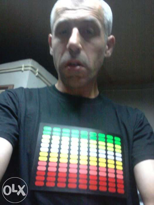 T-shirt Led equalizador verde/amarelo/laranja