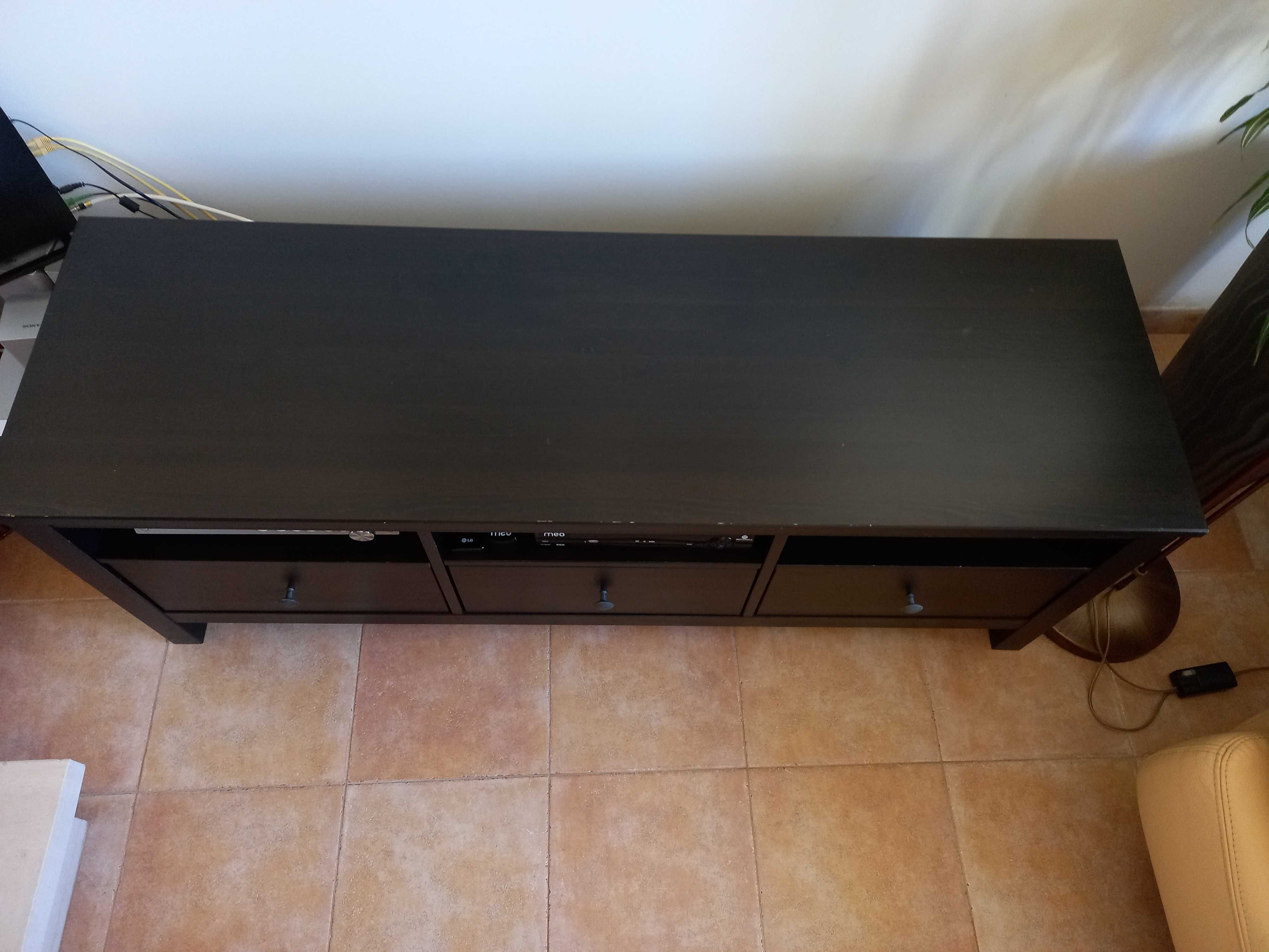 Vendo mesa de apoio para tv