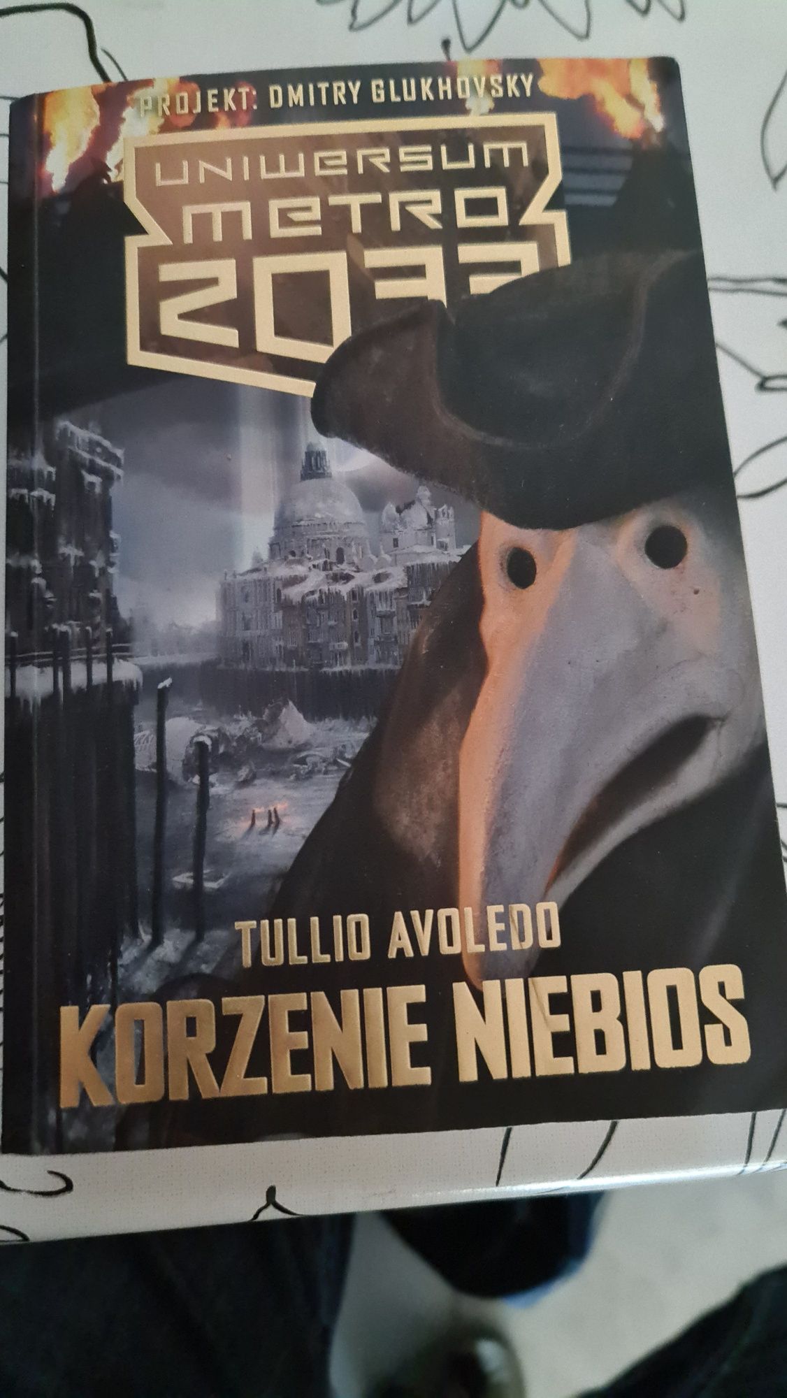 Książka "Korzenie Niebios" Tullio Avoledo Metro 2033