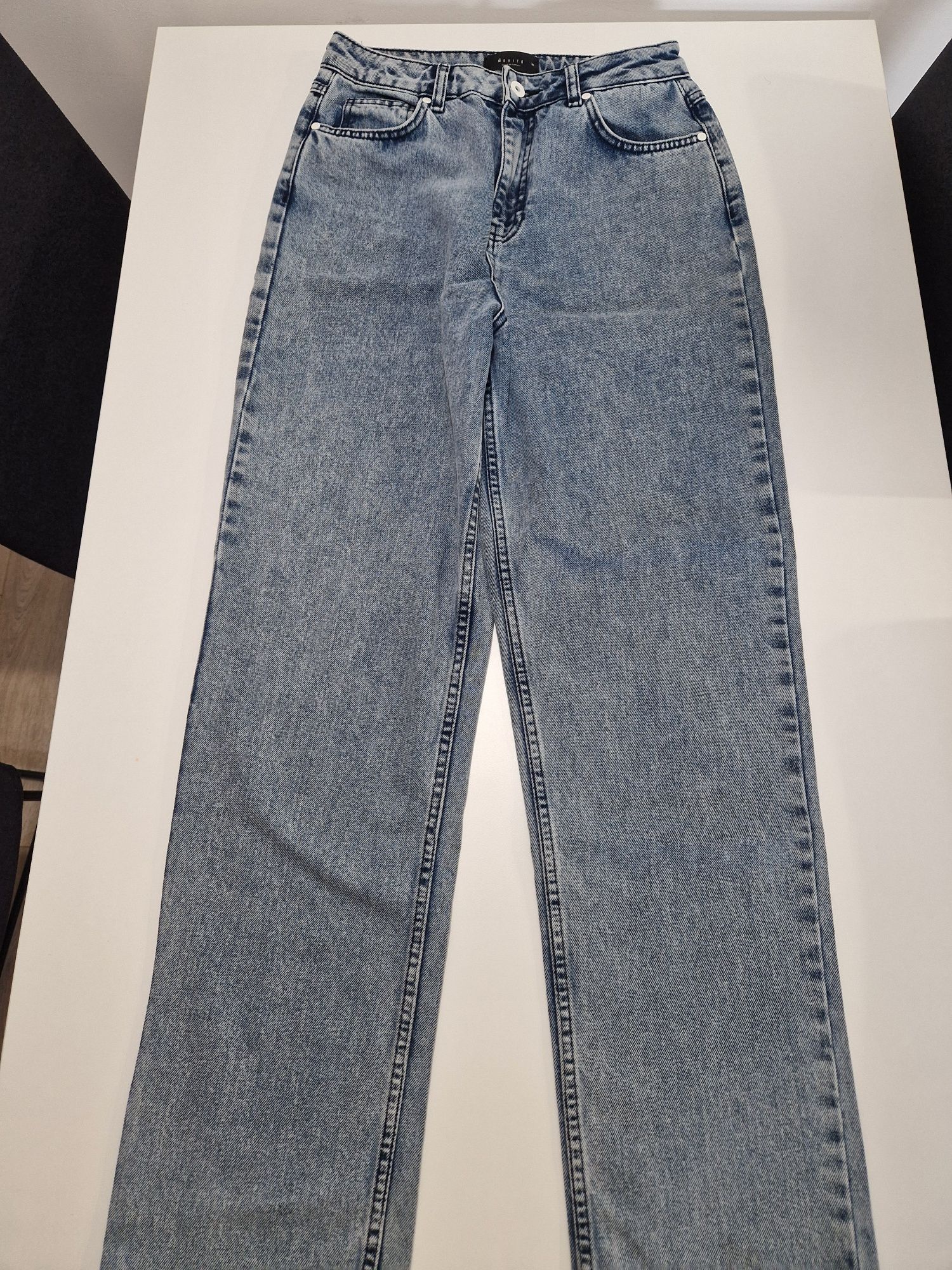 Spodnie jeansowe firmy Mohito rozm. 36