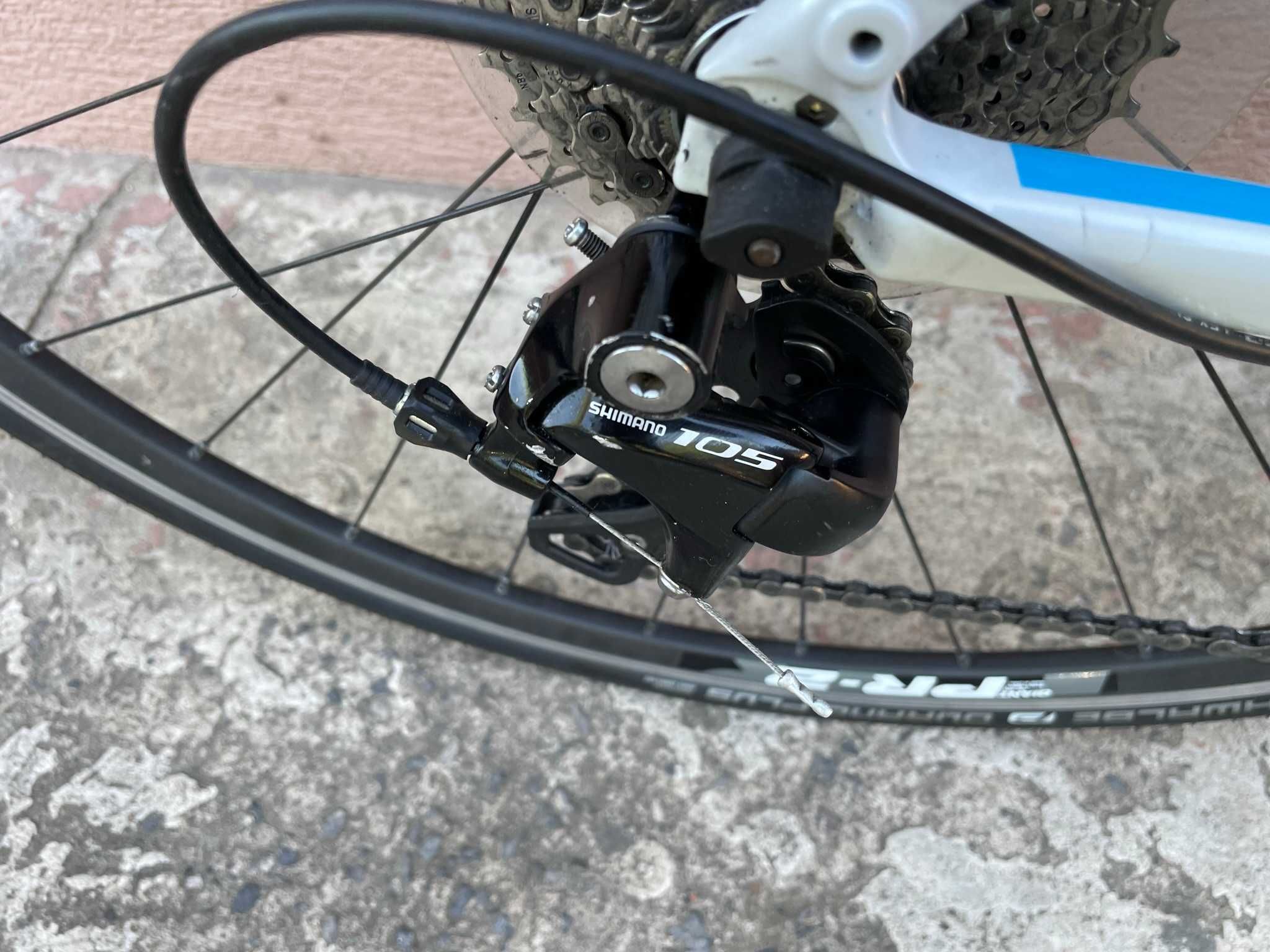 Rower szosowy Giant Defy, Shimano 105 2x11