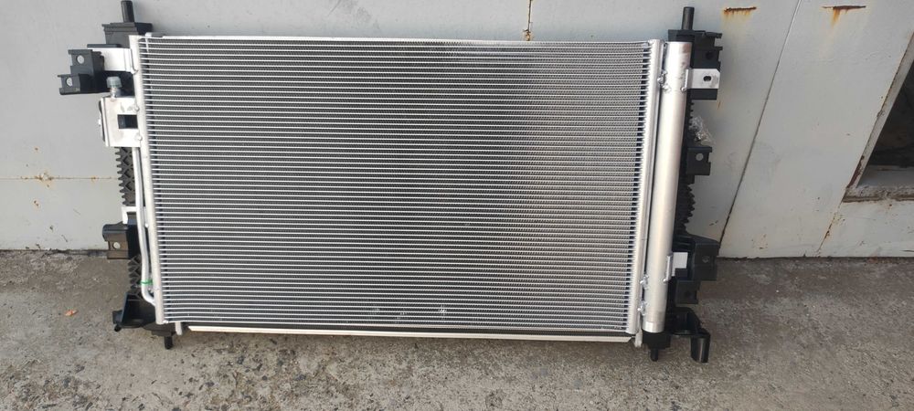 радіатори Buick Envision