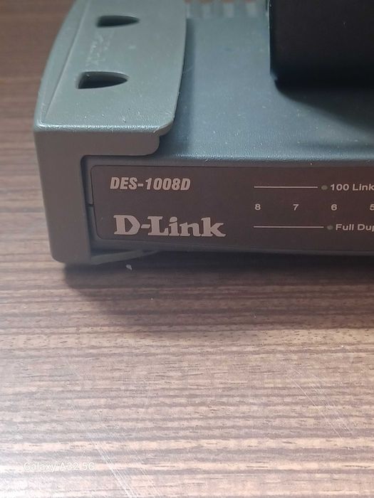 Switch D-Link DES-1008D