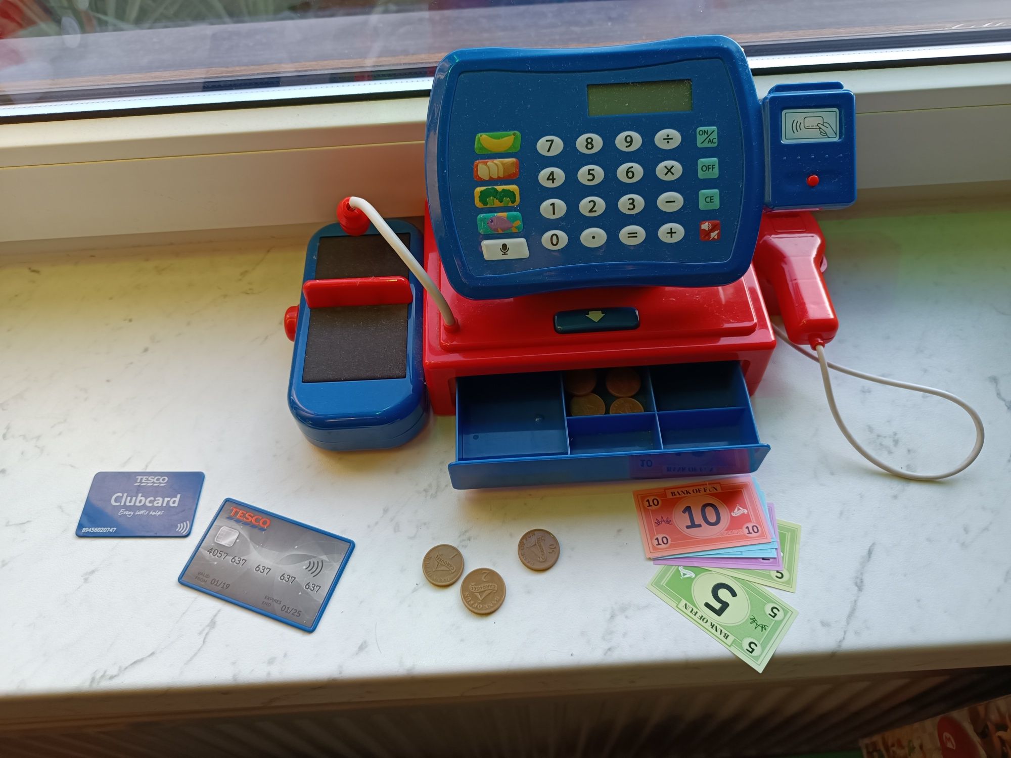 Kasa fiskalna zabawkowa tesco