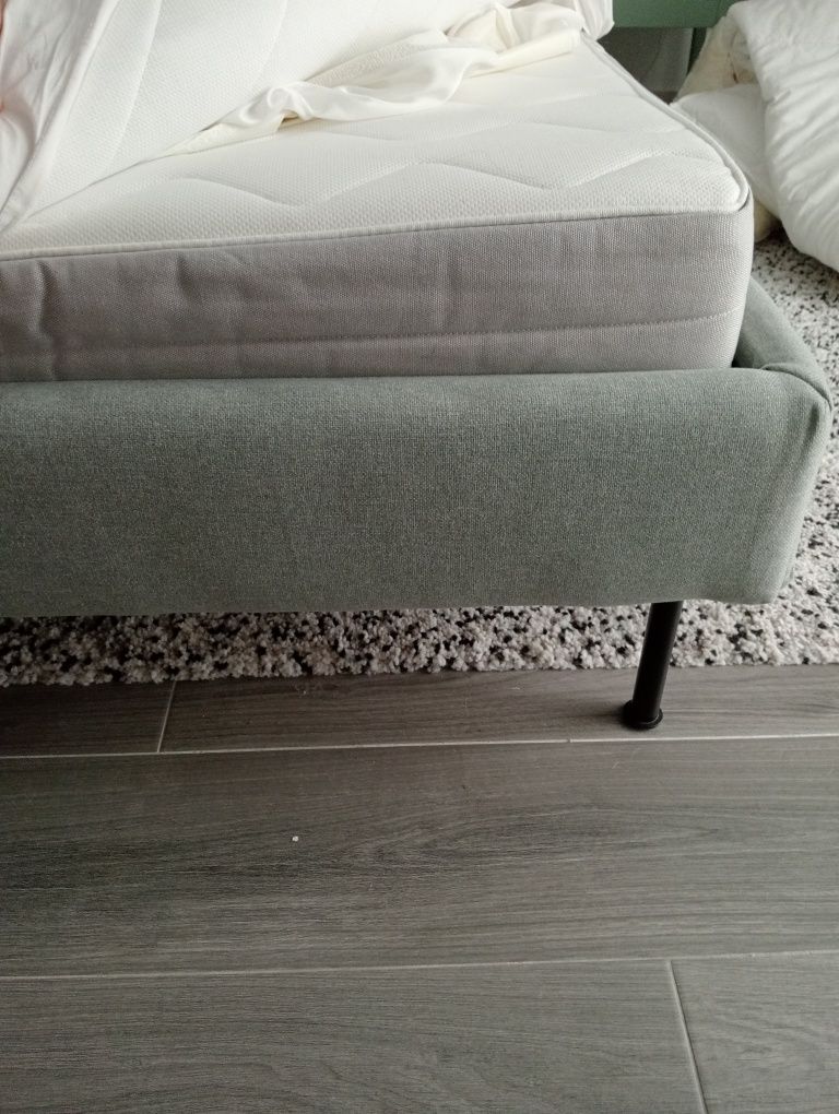 Cama IKEA 2 anos