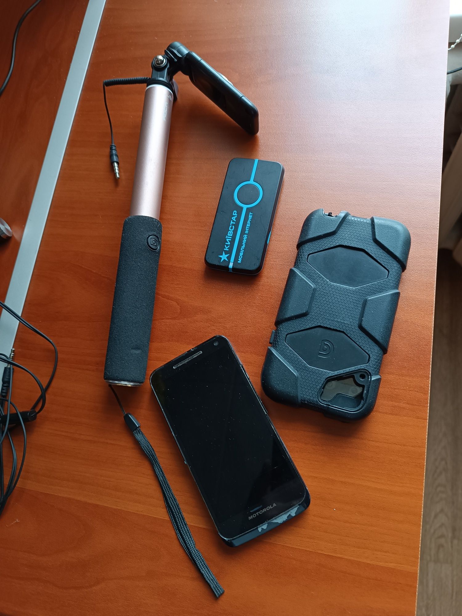 Мобила motorola модем селфи наушники и плюс бонусы