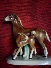 Фарфоровая статуэтка Лошадь с жеребенком ГДР 50-е годы