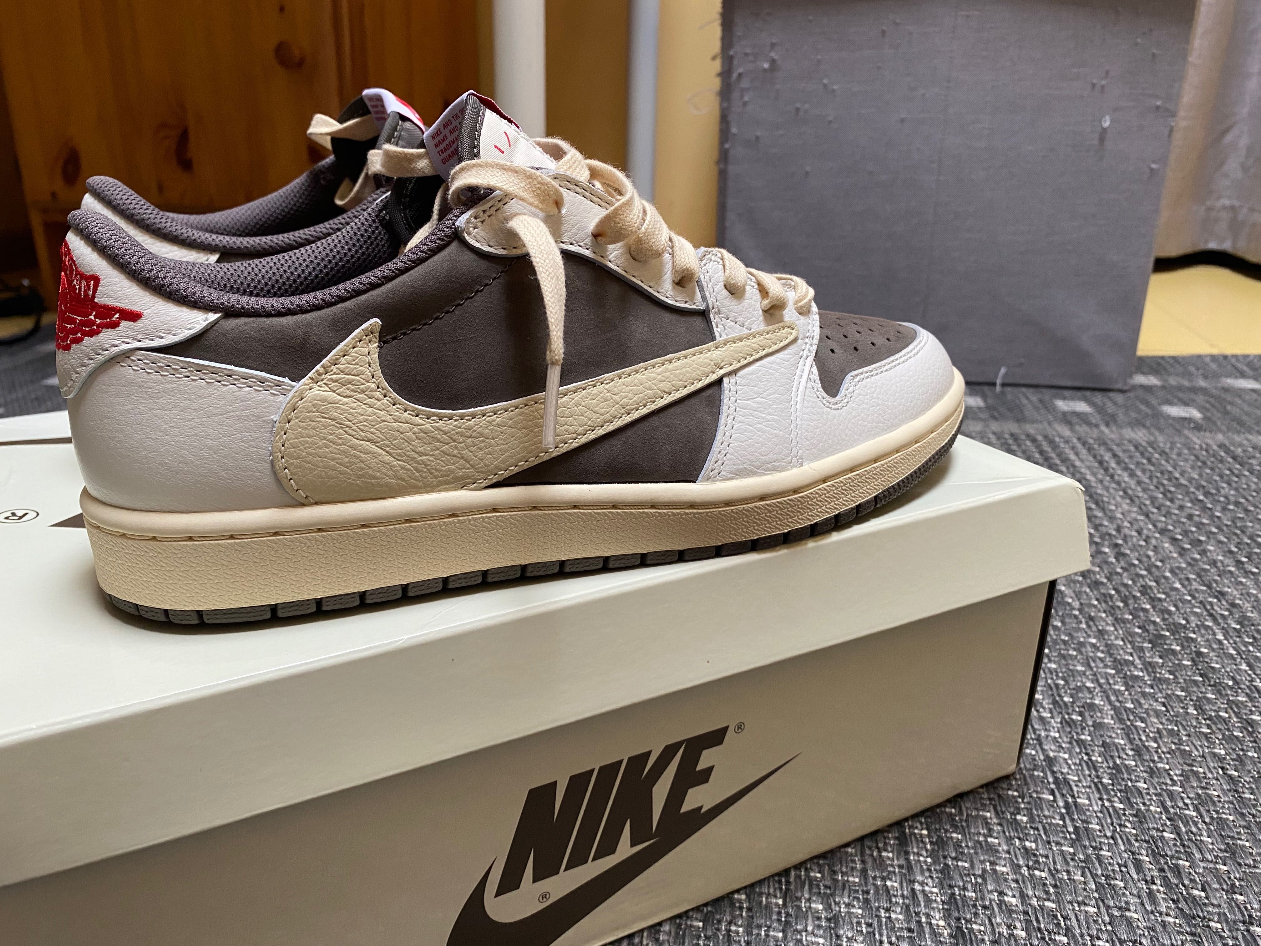 Jordan 1 retro low Travis Scott reversed mocha