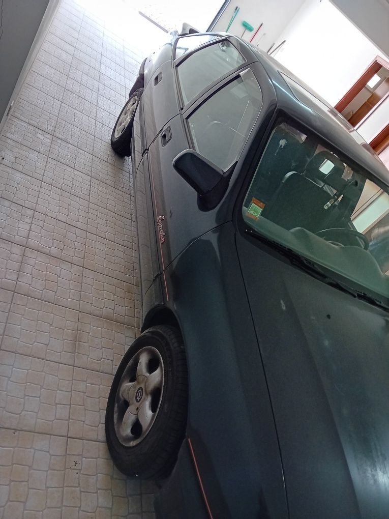 Opel vectra 1.8 i expression