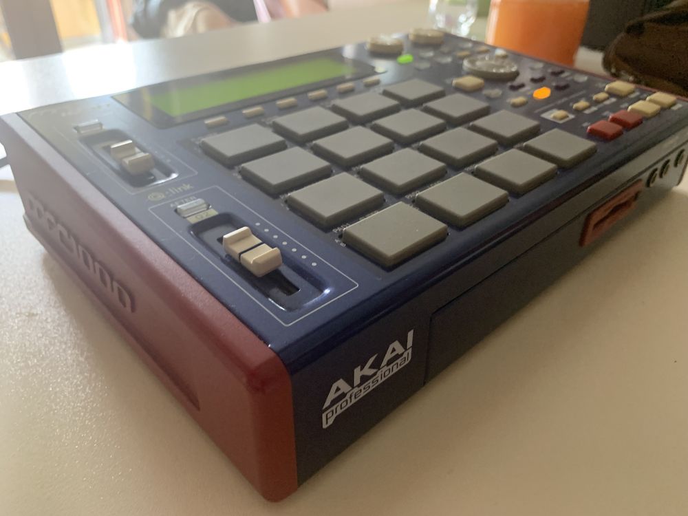 Akai mpc 1000 JJOS2XL RAM MAX128mb na caixa original otimo estado mp