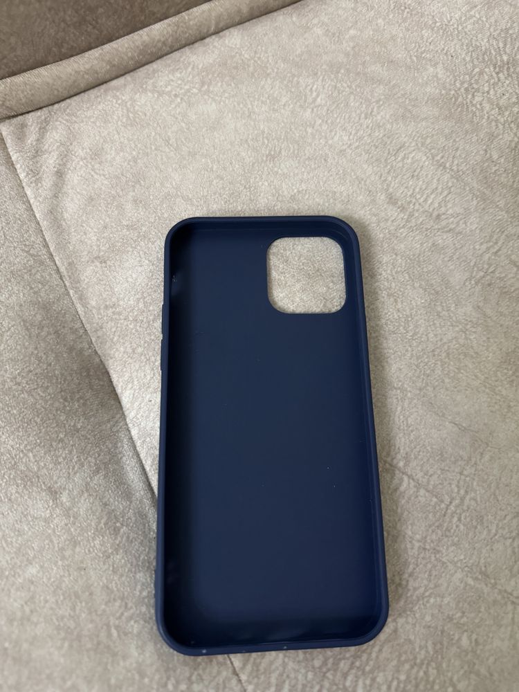 Чохол на iPhone 12