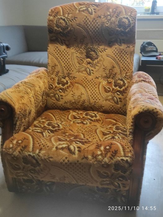 Dwa fotele na sprzedaż