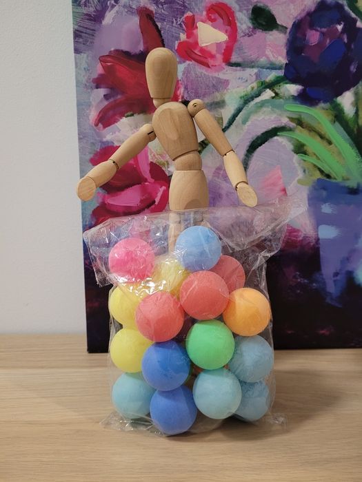 20 kolorowych lekkich plastikowych piłeczek dla dzieci dla kota psa