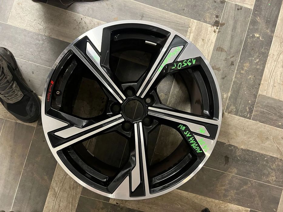 AUDI A5 S4 S5 ALUFELGA 19&#039; 8W0601025EM