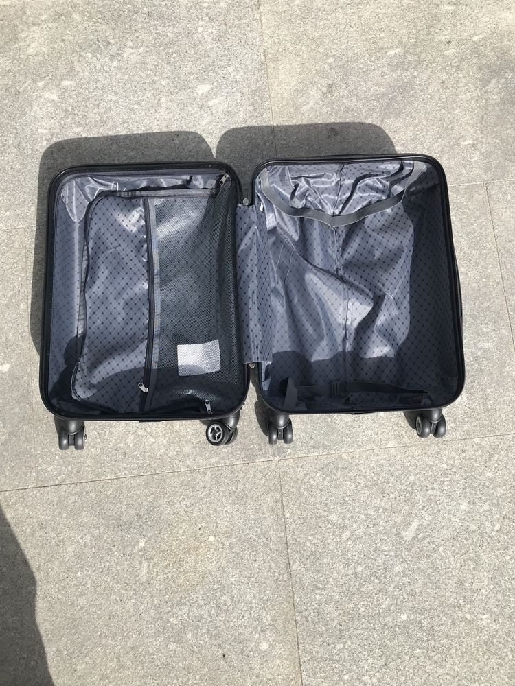 Mala de viagem | Média