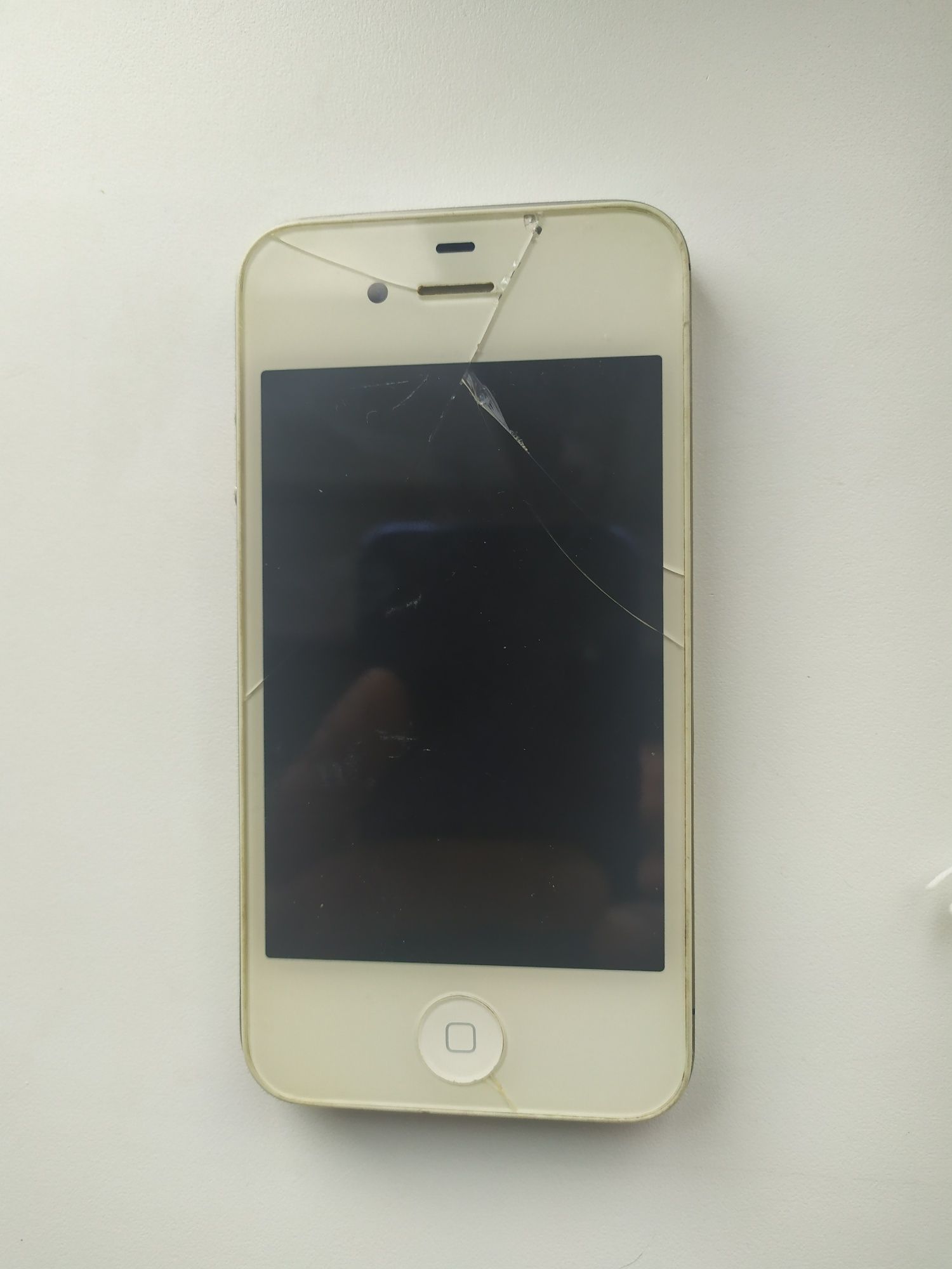 iPhone 4 s на запчастини