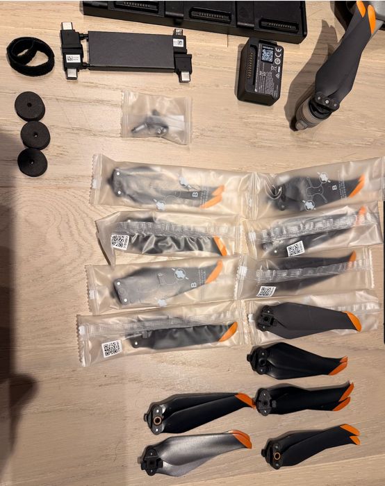 DJI AIR 2S Fly More Combo, stan IDEALNY, komplet, micro-SD