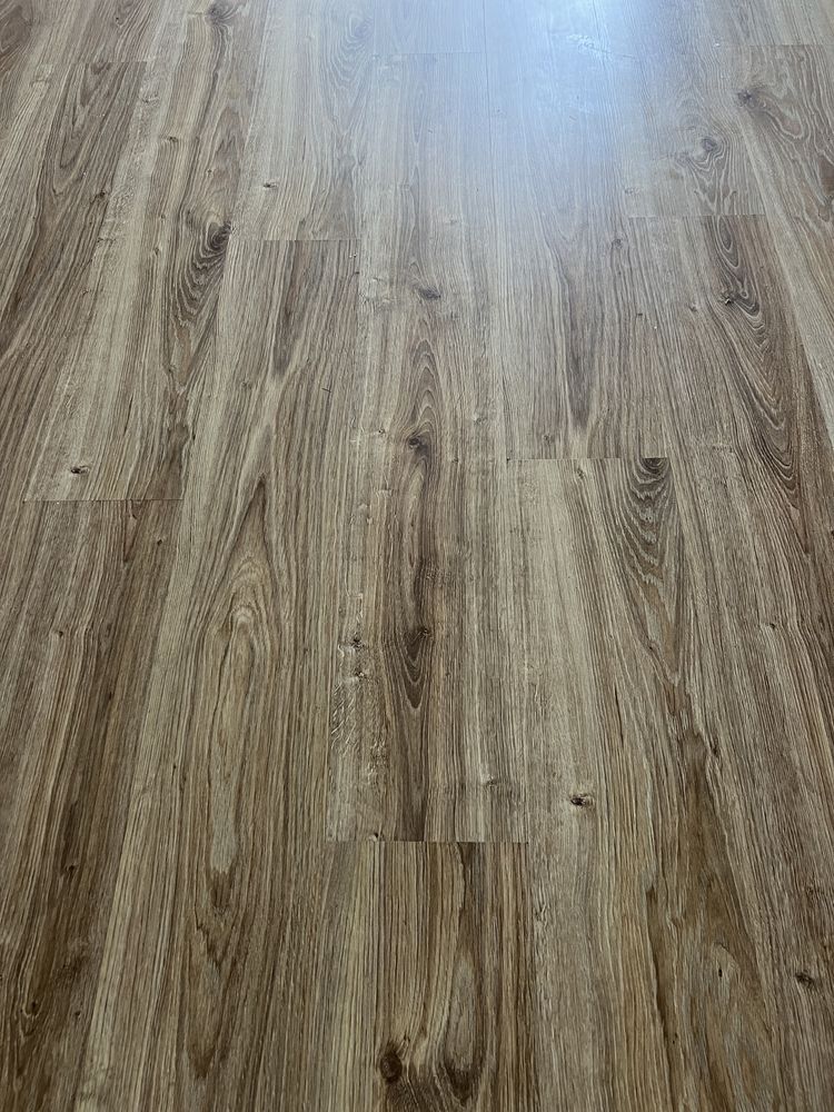 Oddam panele podłogowe laminowane 25m2