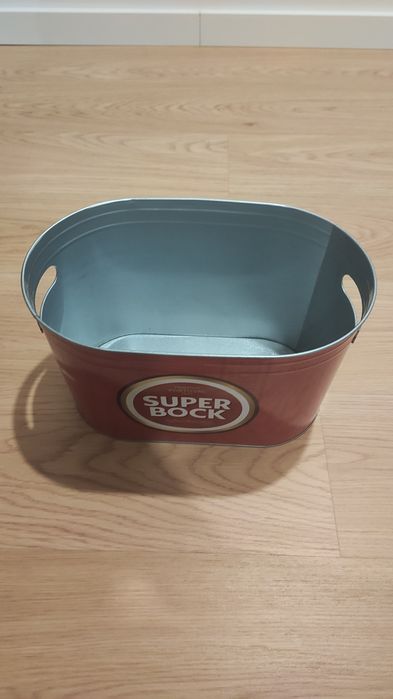 Caixa metálica Super Bock