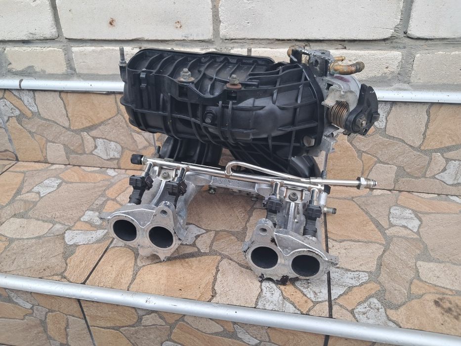 Впускний колектор ваз 2109 21099; 2110 2111 2112 2115 рампа форсунки