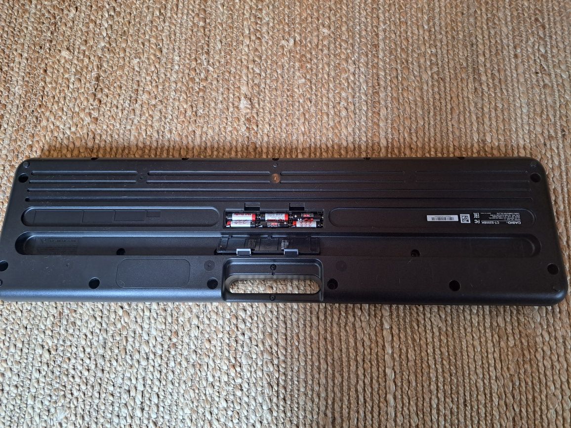 Keyboard CASIO CT-S200.
