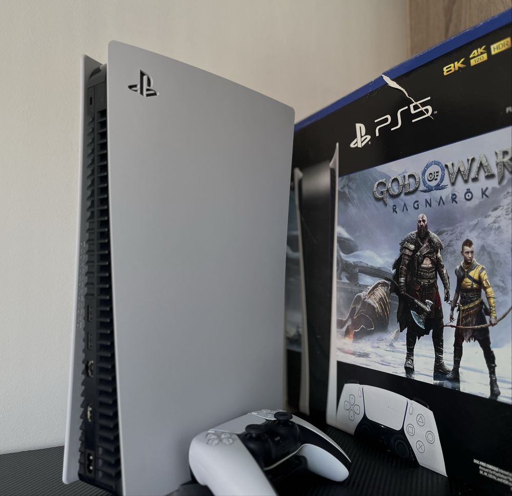 Playstation 5 slim 825 gb + 2 геймпада