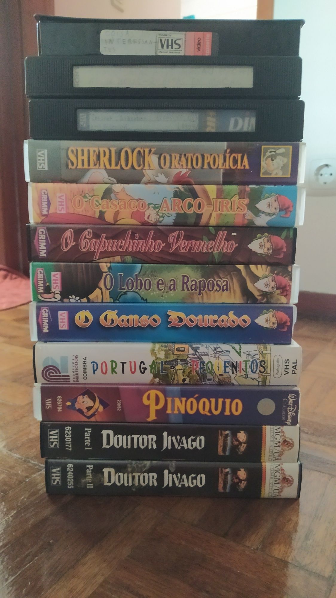 Cassetes VHS desenhos animados e documentários