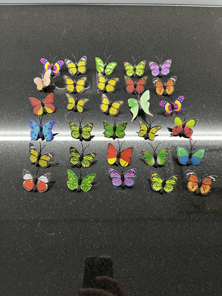 Pinezki motylkowe motylki  piękna dekoracja ozdoba