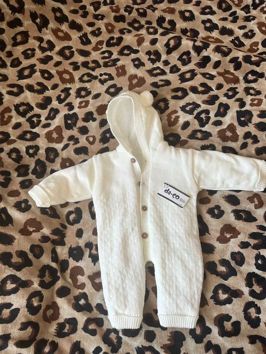 Весняний комбінезон для дівчинки 6-9 міс новий