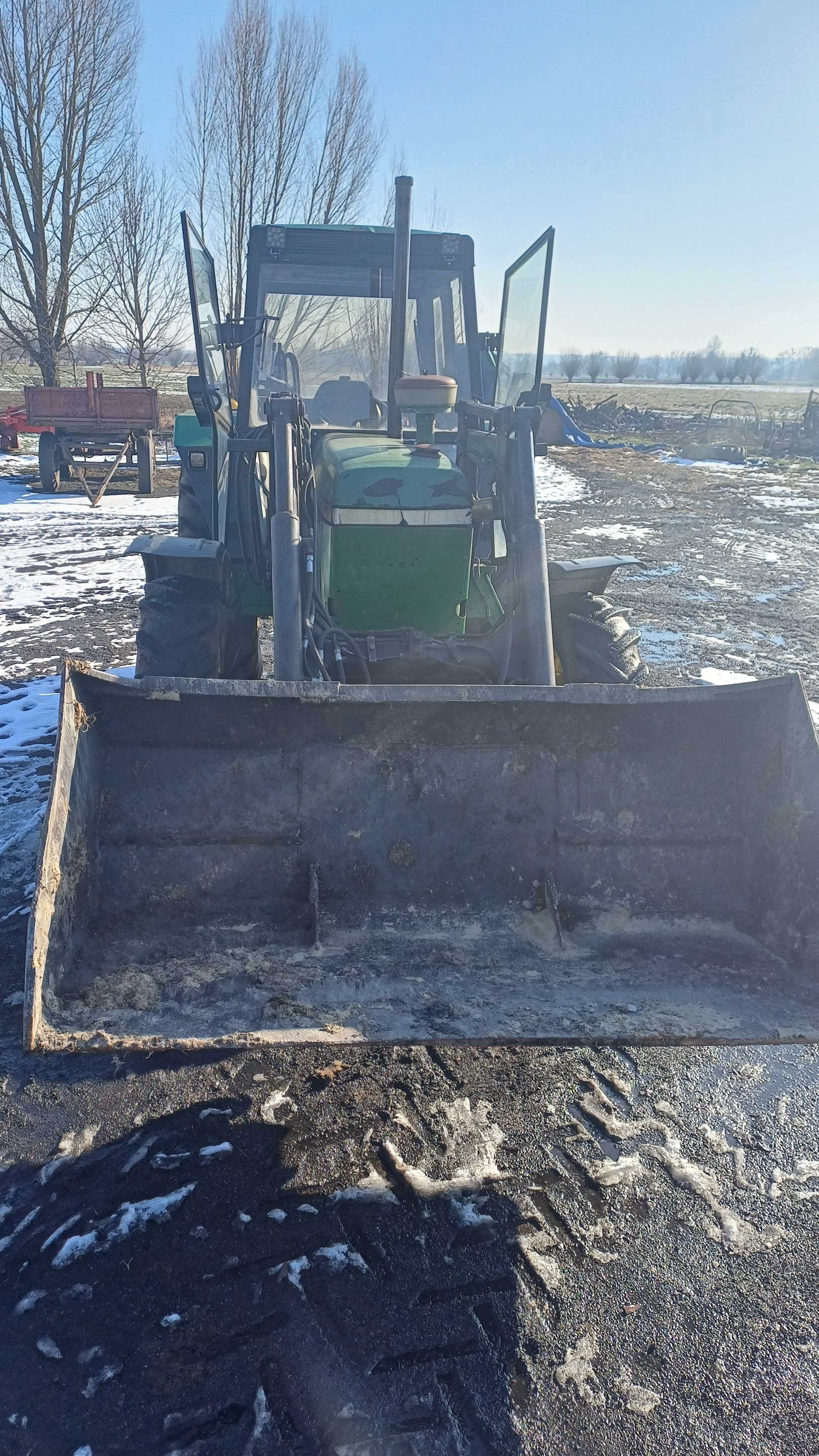 John Deere 3140+TUR+ŁYCHA+Paleciak