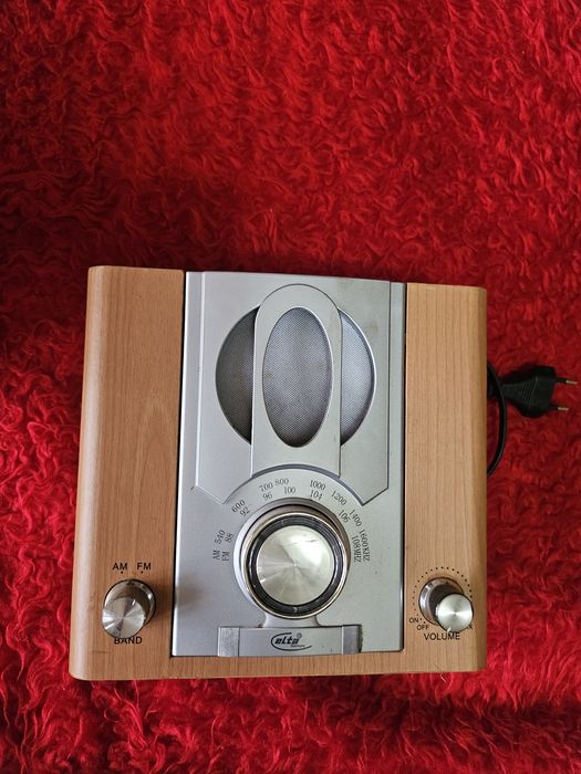 Продаю прийомник радіо часи