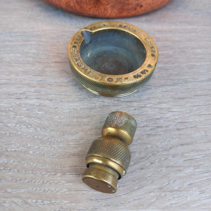 Stary francuski miedziany opryskiwacz hydronetka - sygnowany