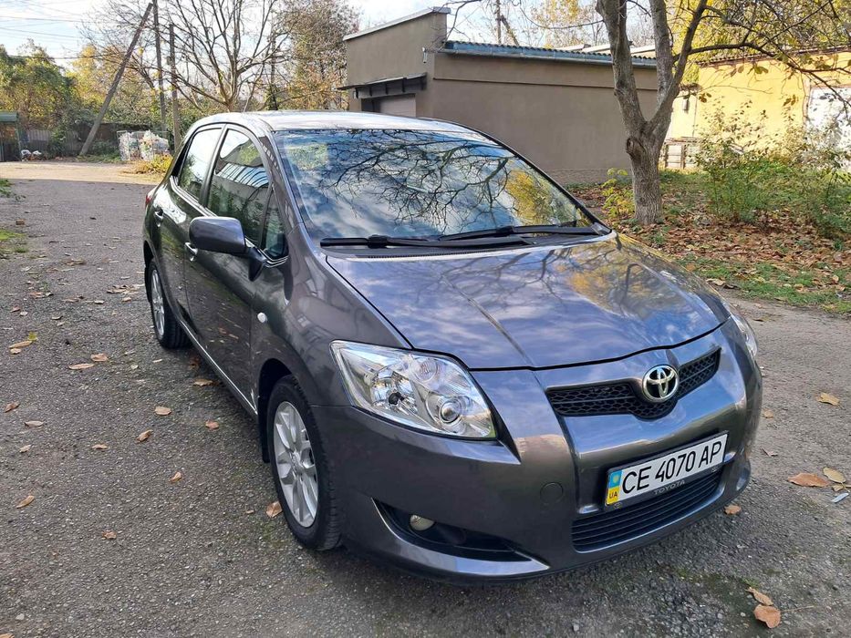 Toyota  2008г.1.6 бензин.