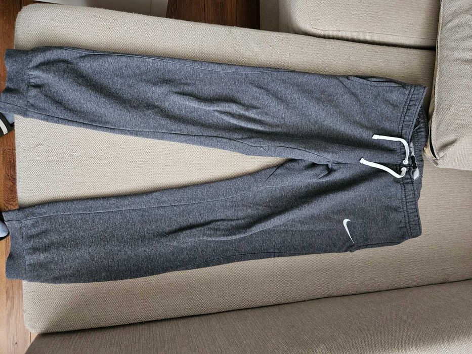 Spodnie dresowe Nike rozmiar M (unisex)