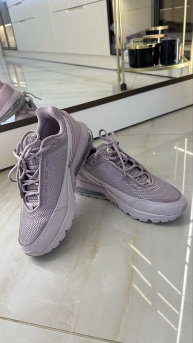 Кросівки жіночі Nike Air Max Pulse