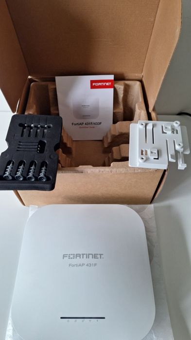 Fortinet FortiAP-U431F – jak nowe, oryginalne opakowanie 4 sztuki