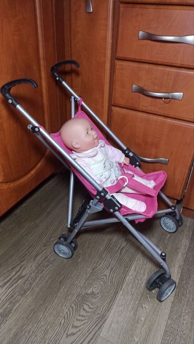 Коляска с куклой и пупсом