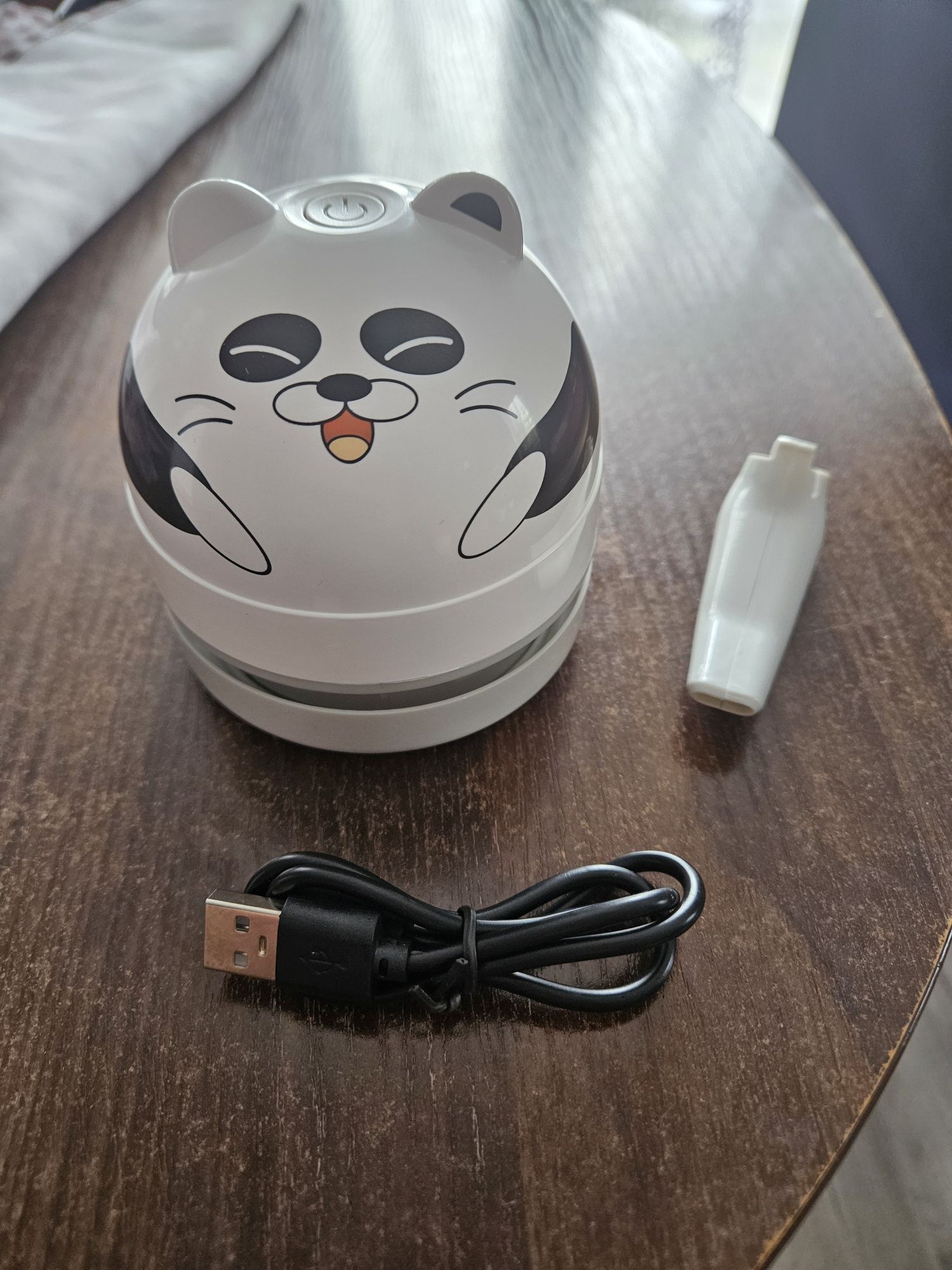 Mini odkurzacz,biurko,klawiatura