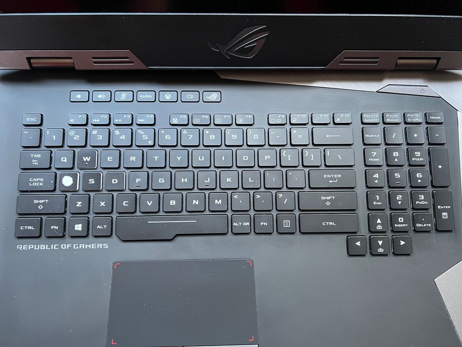 Laptop 17” RTX2080 i7-8750H 16GB RAM 144Hz IPS ASUS ROG G703GX