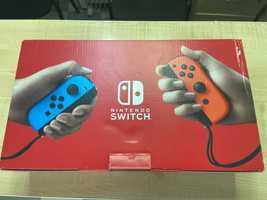 Игровая приставка Nintendo Switch.