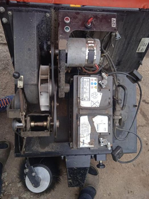 Підлого прибиральне машина Hako-Hamster 700