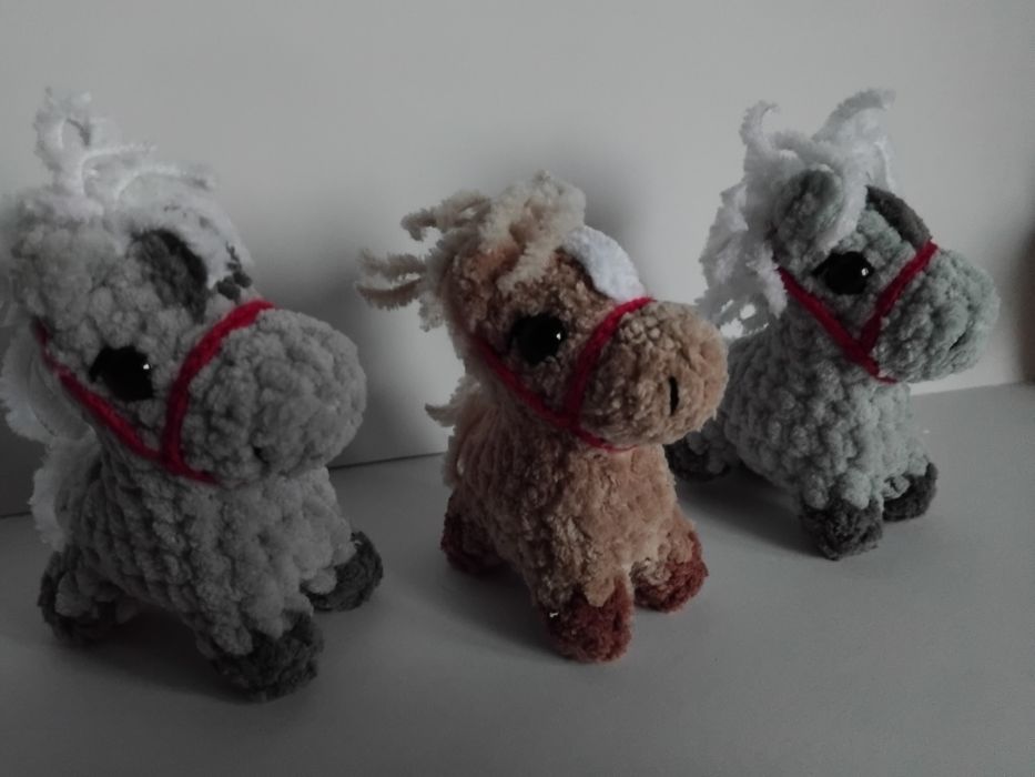 Конячка вязана, лошадка, ручна робота