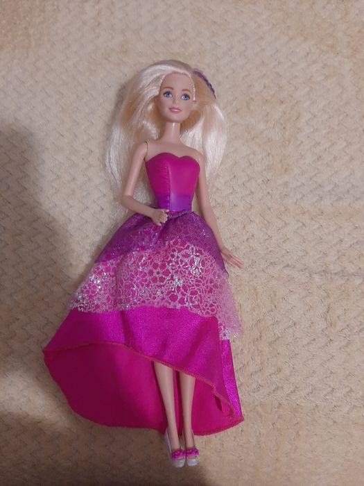 Lalka Barbie z dodatkiem