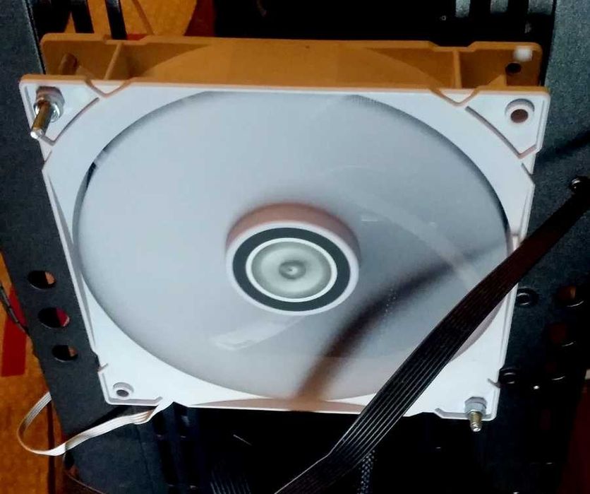 Вентилятор LIAN LI Uni Fan — 4 пин — 140 мм