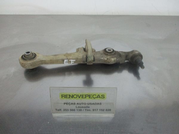 Braço de suspensão frente esquerdo VOLKSWAGEN Passat (3B3)