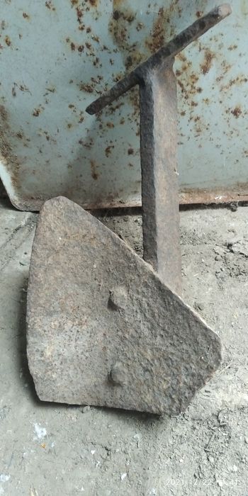 Передплужник лапа культиватора зі стійкою