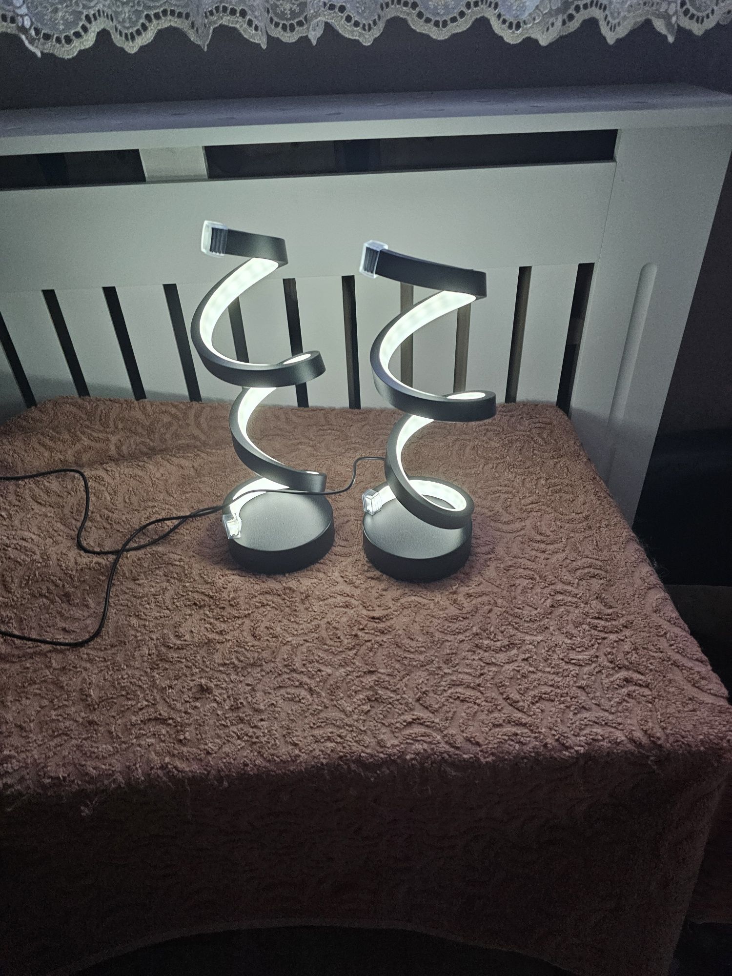 Nowoczesne lampki led "Spirala"