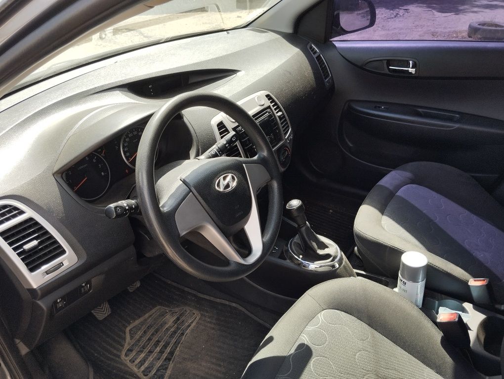 Продам Hyundai i20 2011 года выпуска двигатель 1.2 пробег 105 тысяч